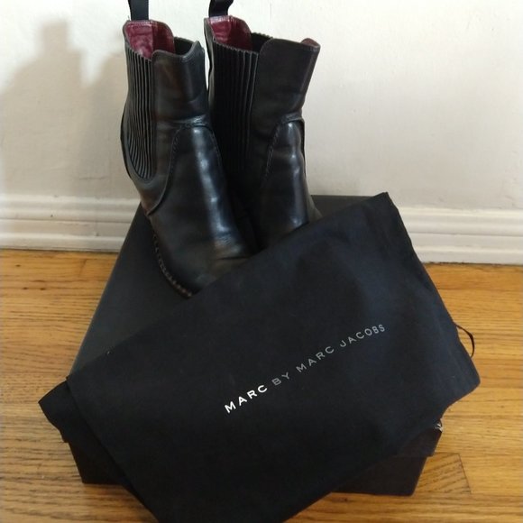 Marc by Marc Jacobs Black Leather Chelsea Ankle Boot Size US 8 - Picture 2 of 10
